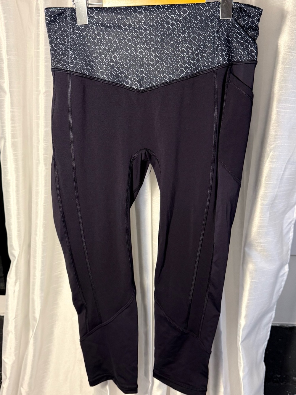 lululemon athletica Capri Leggings with Patterned Waistband